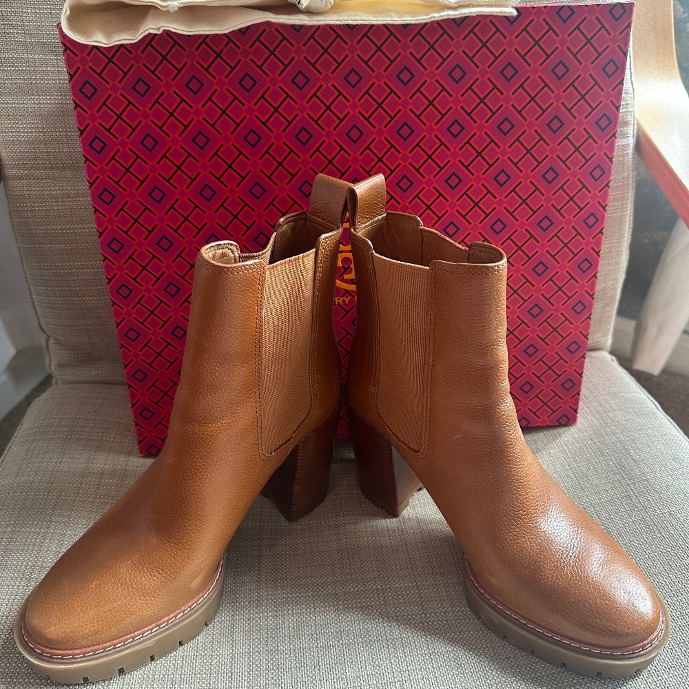 Tory Burch Carson Lug 70mm booties in Toasted Caramel
